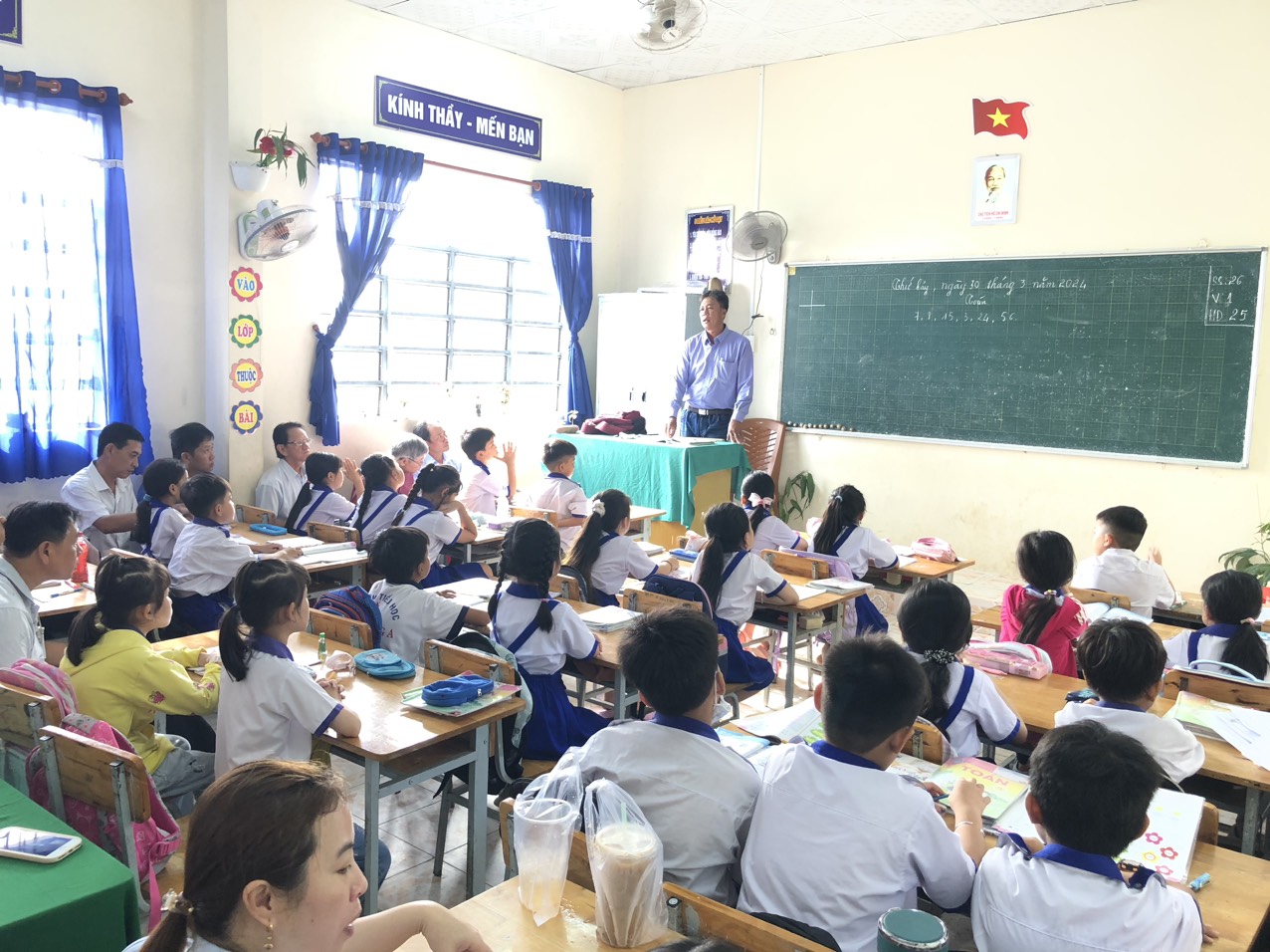 Trường TH Mỹ Hương A tổ chức chuyên đề dạy học môn Toán (Khối 3)