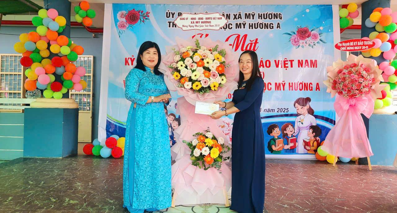 TRƯỜNG TIỂU HỌC MỸ HƯƠNG A TỔ CHỨC LỄ KỶ NIỆM 43 NĂM NGÀY NHÀ GIÁO VIỆT NAM (20/11/1982 - 20/11/2025) VÀ KỶ NIỆM 50 NĂM THÀNH LẬP TRƯỜNG.