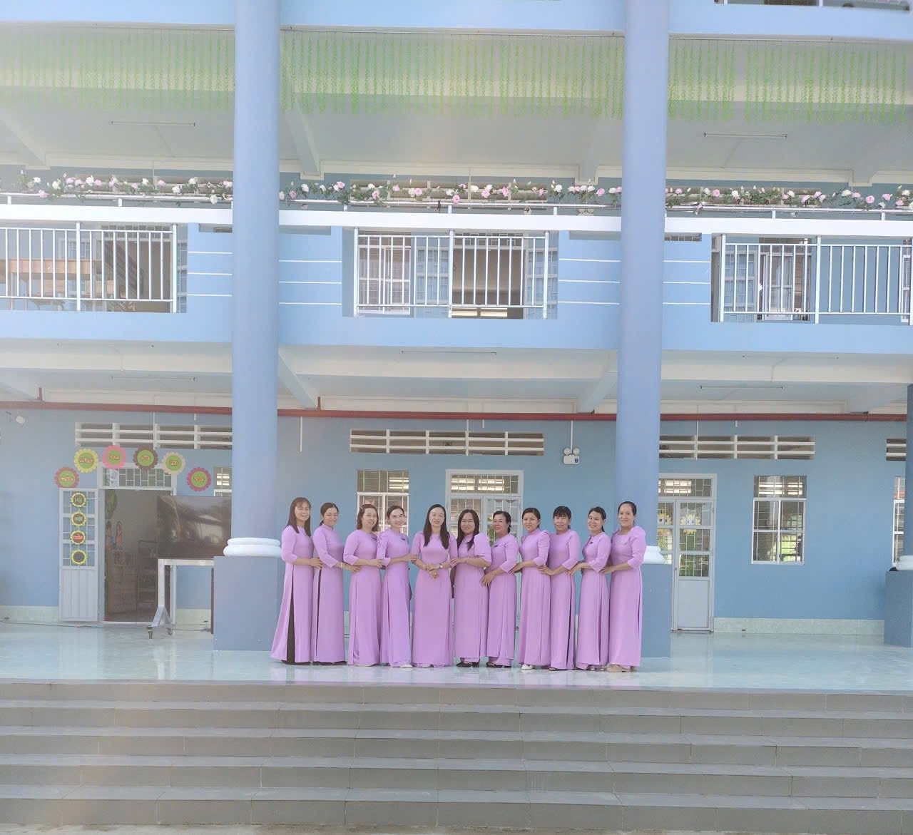 TRƯỜNG TIỂU HỌC MỸ HƯƠNG A CHÀO MỪNG NGÀY QUỐC TẾ PHỤ NỮ 8/3