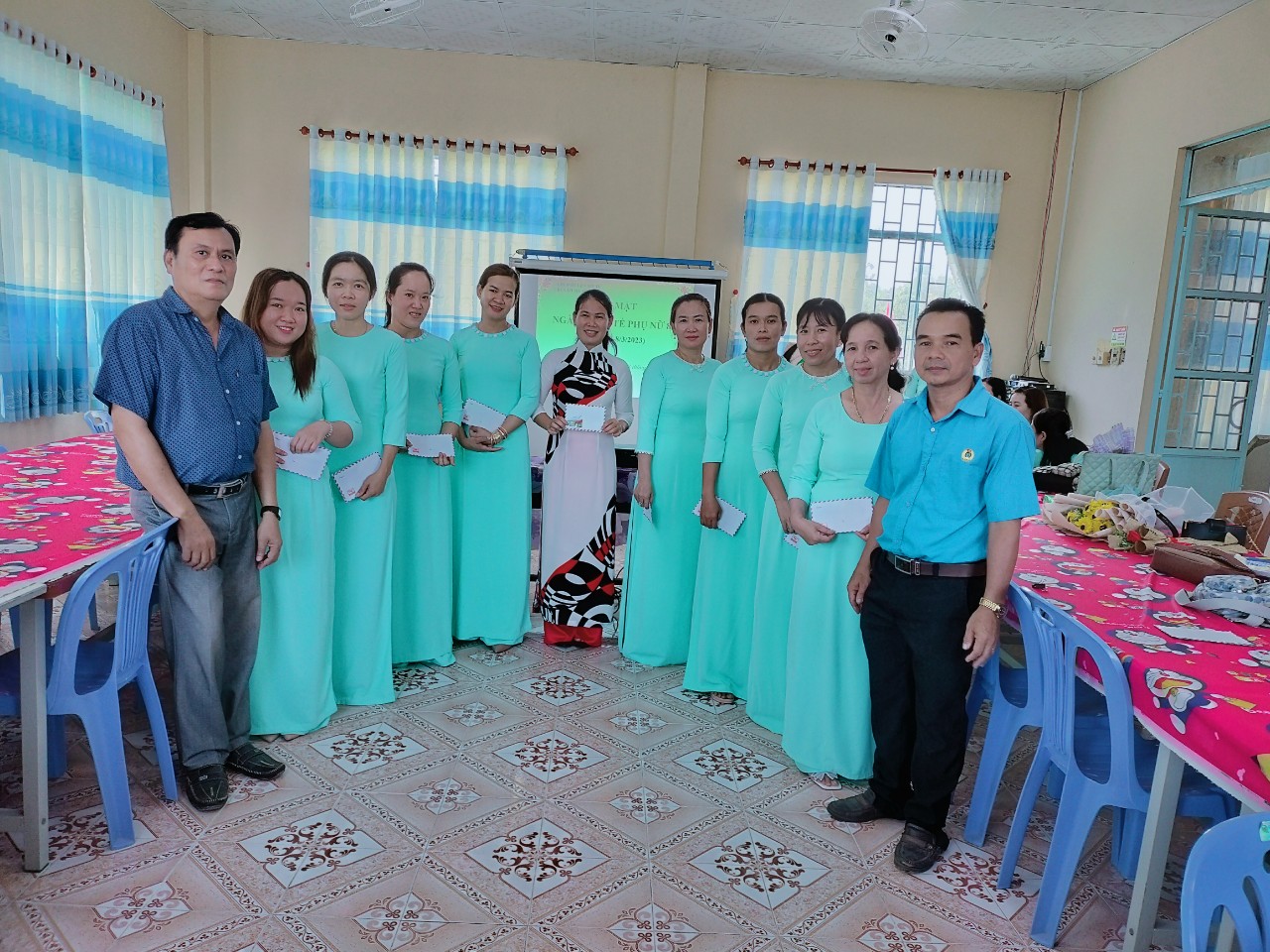 HỌP MẶT NGÀY QUỐC TẾ PHỤ NỮ 8-3