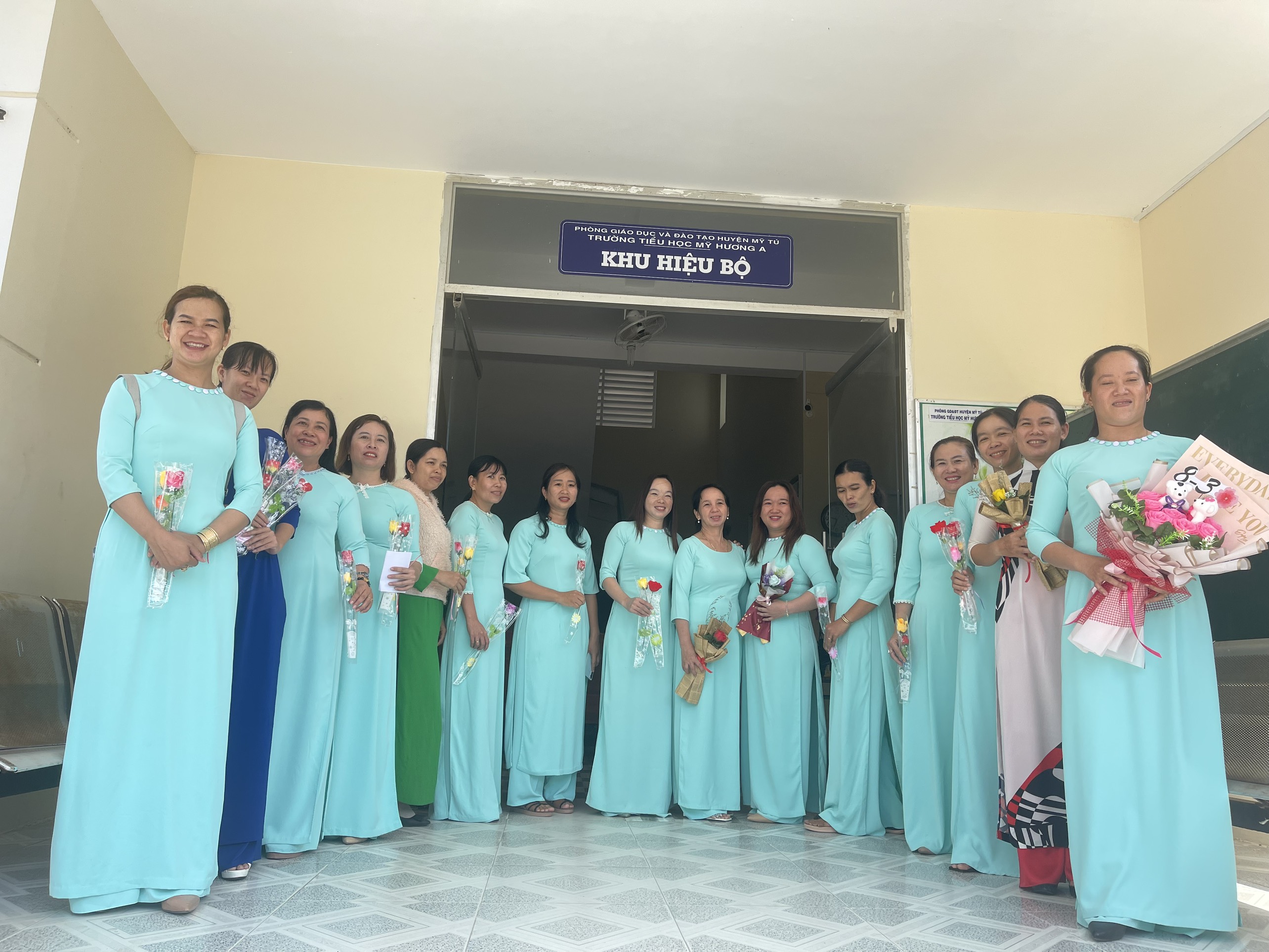 TUẦN LỄ ÁO DÀI